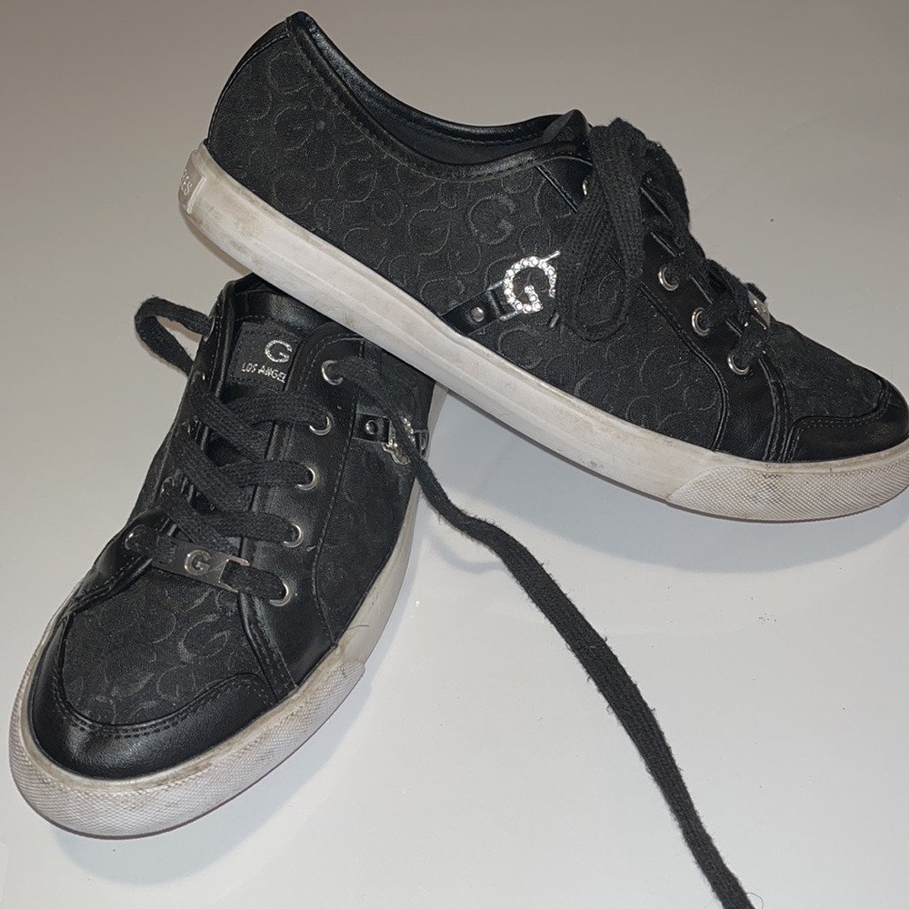 Guess Baylee Sneaker - Size 9.5